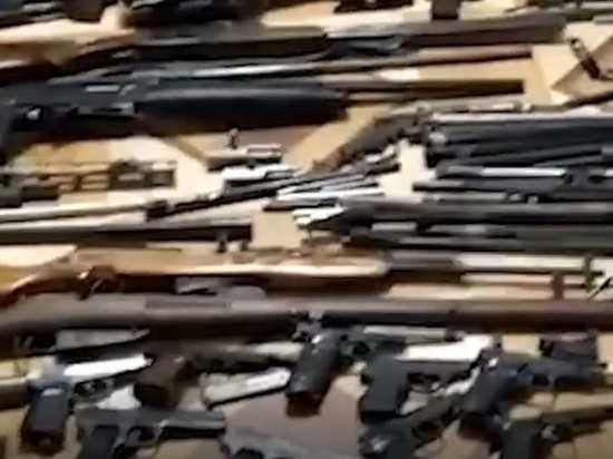 В Петербурге ликвидировали подпольную группу торговцев оружием