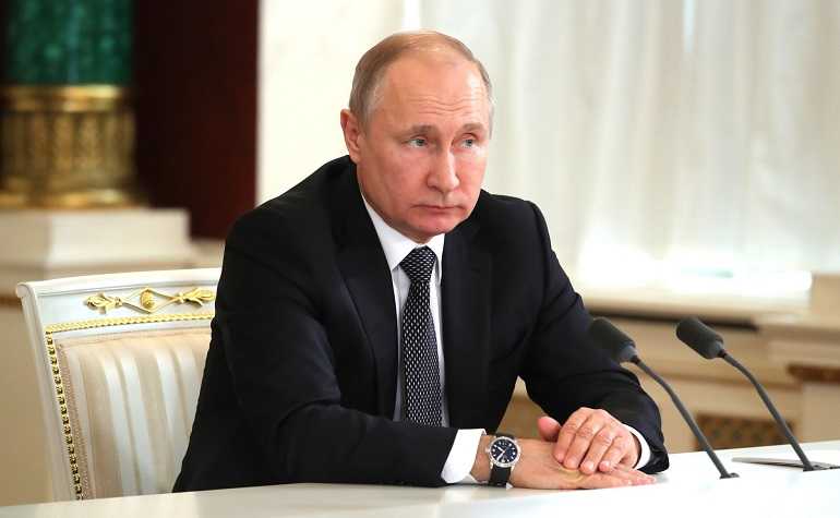 Путин поручил выделить 1 млрд на средства защиты для волонтеров и социальных НКО