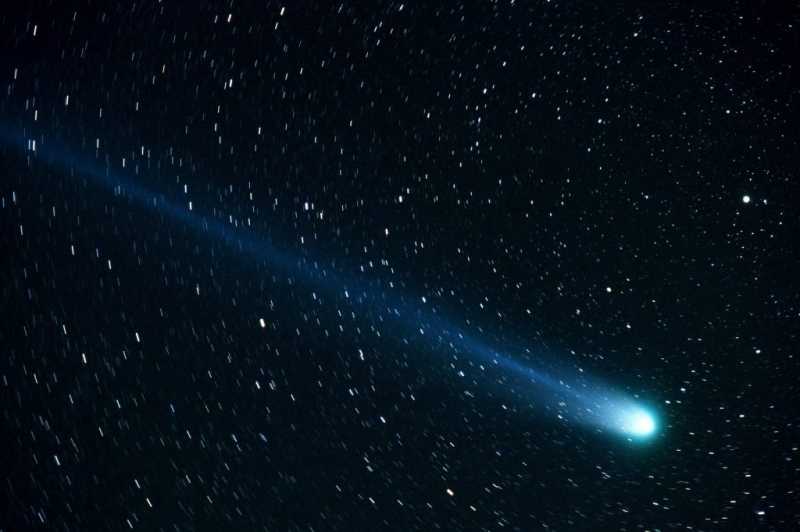 Россияне могут увидеть комету "Лебедь" утром 27 мая