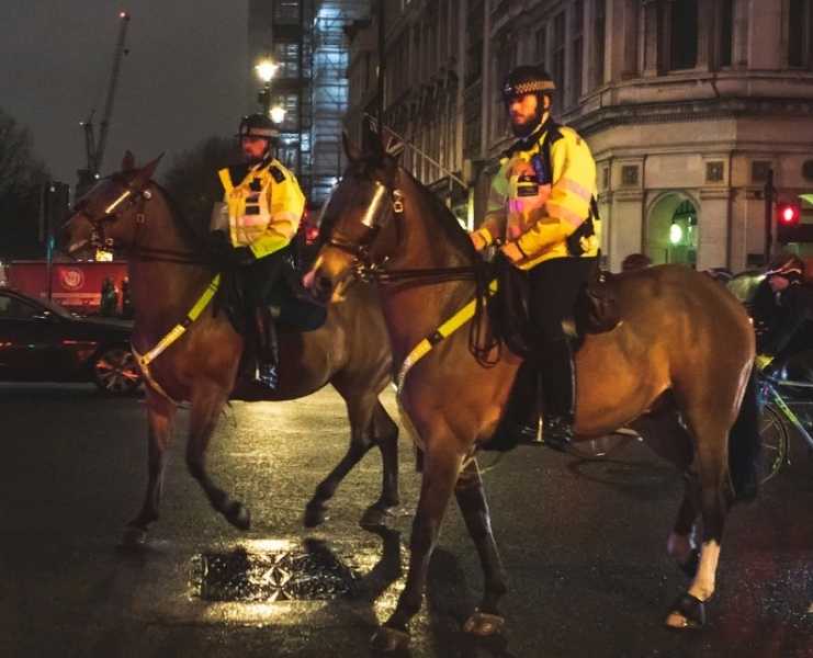 Во время беспорядков в Лондоне пострадали 23 полицейских