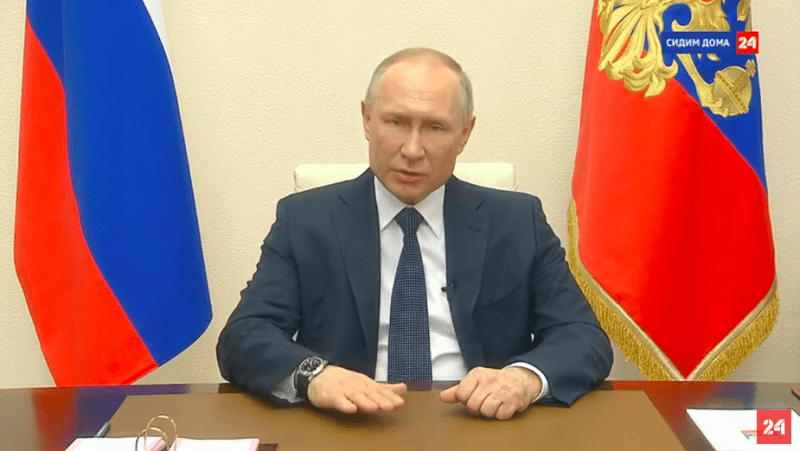Путин рассказал, что ему в Кремль звонят внуки