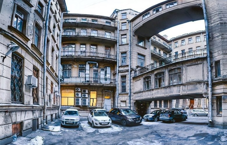 11 домов, которые обязательно нужно увидеть в Петербурге Петербург известен как город со строгой…