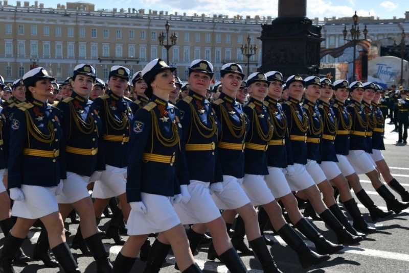 Более 120 военнослужащих-женщин ЗВО примут участие в Параде Победы на Дворцовой площади
