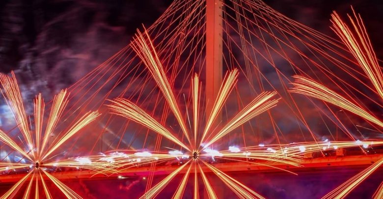 Праздничный мост ЗСД в ожидании брига. Фото: natalia_krasnova_