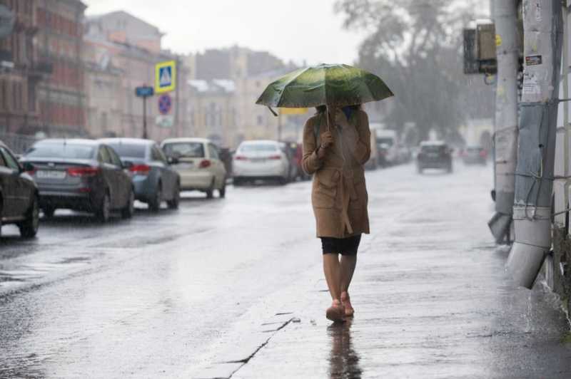 В среду жителей Петербурга ждет ураган и ливень
