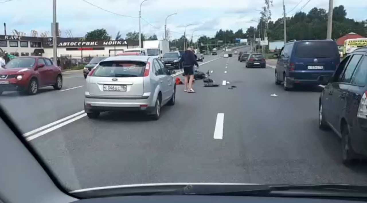 Авария мотоциклиста на набережной