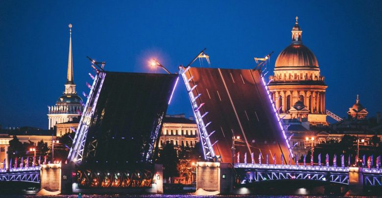 Увидеть ночной Петербург с палубы теплохода можно со скидкой 55% Речные прогулки по Петербургу…