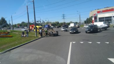 Авария на пересечении проспекта Маршала Жукова и дублера Петергофского шоссе. Кто-то кому-то не уступил…
