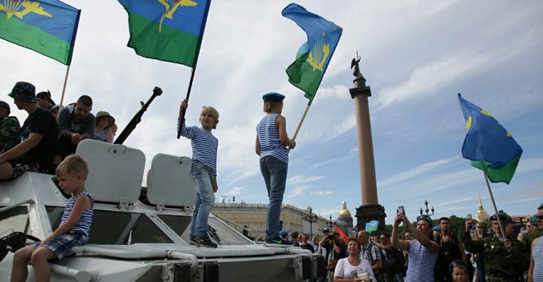 День ВДВ в Петербурге будут отмечать без фонтанов. Их отключат 2 августа с 9:00…