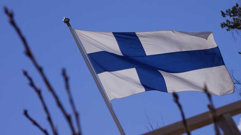Финляндия возвращает ограничения на поездки в Европу