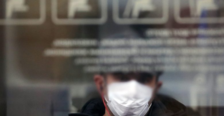 Пассажиры петербургского метрополитена, которые расслабились после снятия ряда ограничений, связанных с пандемией коронавируса, утром…