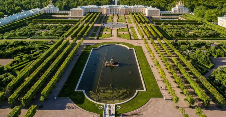 Музей-заповедник «Петергоф» планирует выделить 932,9 млн рублей на реставрацию Верхнего сада. Завершить все работы…