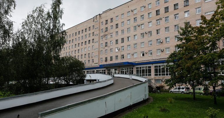 Александровская больница в Петербурге начала принимать первых пациентов неинфекционного профиля. Стационар поэтапно возвращается к…