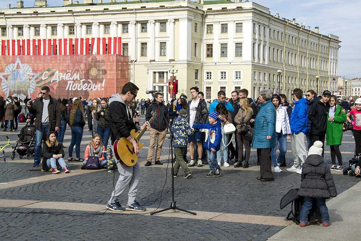 Зритель санкт петербурга. Санкт- Петербург музыканты на Невском. Уличные музыканты СПБ. Уличные музыканты в Питере.