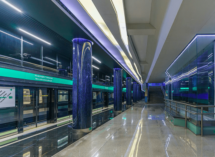 Станцию метро "Новокрестовская" официально переименовали в "Зенит"