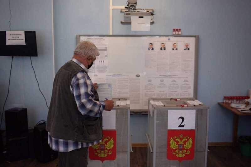 В Ленизбирком поступило 25 обращений во время выборов |