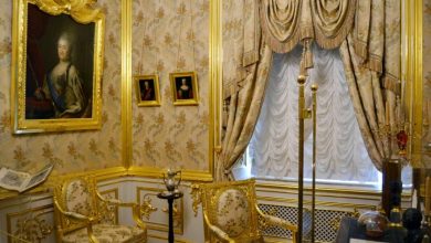 С 12 сентября для посетителей откроются парадные залы Большого петергофского дворца и его музеи…