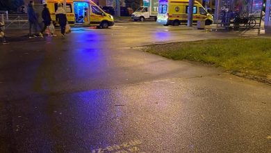 На перекрёстке улиц Есенина и Сикейроса машина сбила доставщика Яндекс.Еды