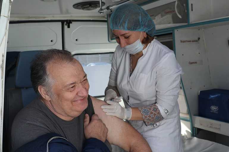 От гриппа привьют более 3 миллионов петербуржцев