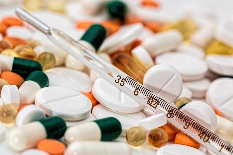 Стала известна розничная цена российских таблеток от коронавируса