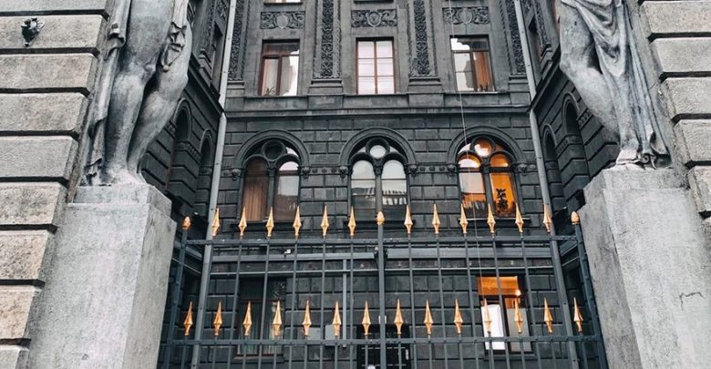 Дом «Ультрамаринового короля» Самый роскошный доходный дом XX века в Петербурге. Большое шестиэтажное здание…