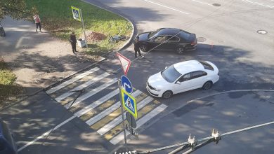ДТП на Стачек-Корнеева. Объезд по тротуару,как вариант(
