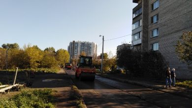 Жители Русановской не верят своим глазам: на улице кладут асфальт Из-за ужасающих ям и…