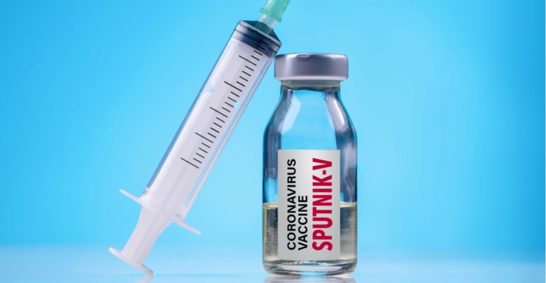 Вакцина от коронавируса «Спутник V» может стать общедоступной в России в конце октября —…