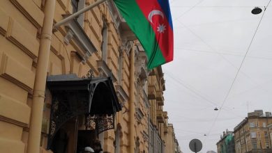 У консульства Азербайджана на 2-й Советской улице в Петербурге организовали акцию в память о…
