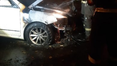 На 1-м Муринском проспекте неизвестный подкрался к автомобилю «Шкода» и сбежал, когда тот загорелся