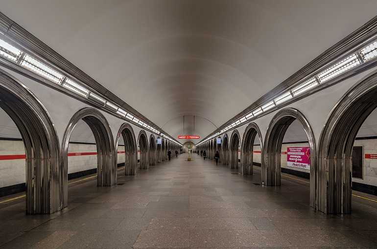Пропавшие подростки из Саперного пошли гулять и оказались через сутки у станции метро «Академическая» |