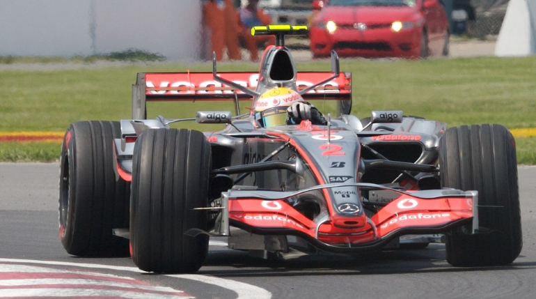 Хэмилтон повторил рекорд Шумахера на Гран-при Айфеля |