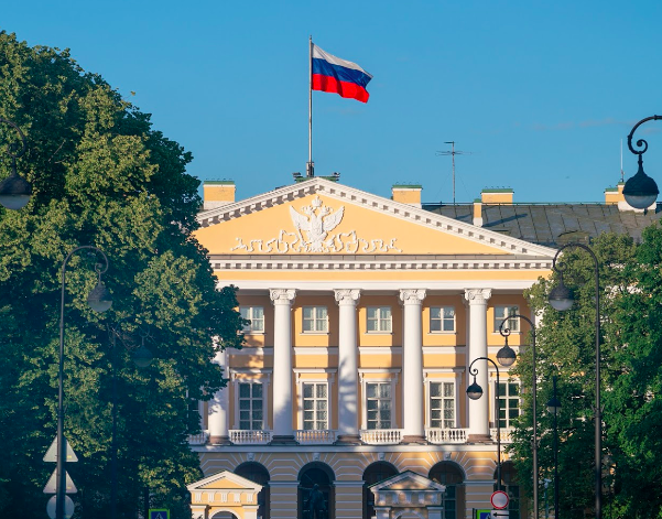 Правительство Петербурга рассмотрит проект бюджета, "депутатские поправки" под вопросом