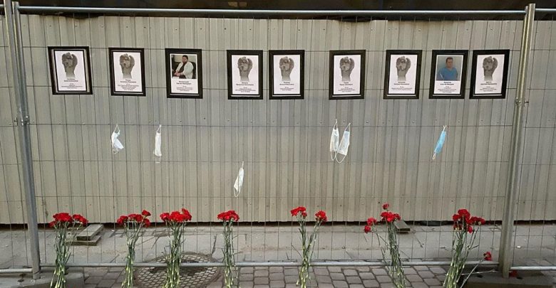 На Малой Садовой улице в центре Петербурга 13 ноября демонтировали мемориал, посвящённый погибшим от…