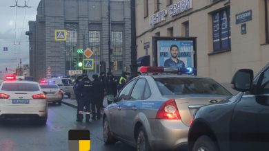 Что-то произошло на пересечении Московского проспекта и Обводного канала. На месте 4 полицейских машины