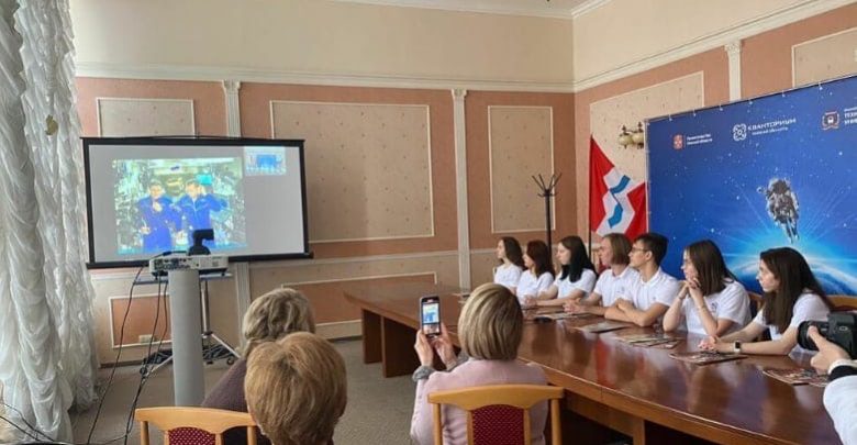 Школьники из Петербурга связались с космонавтами с МКС Российские космонавты прямо с борта международной…