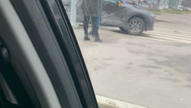 Мазда, разворачиваясь по Героев не пропустила седан с моста Кадырова