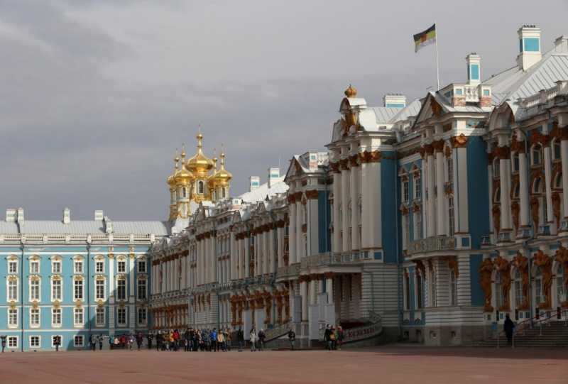 В Лионском зале Екатерининского дворца кладут паркет времен Екатерины II