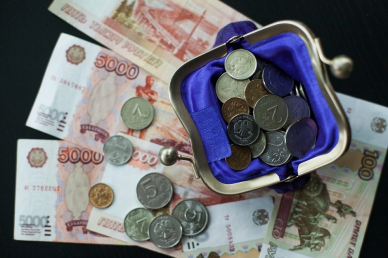 Российский рубль ослаб в 40 тысяч раз по отношению к доллару за 30 лет