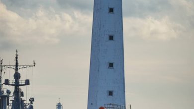 Деревянный маяк — один из символов города Кронштадта. Фото: yulkob