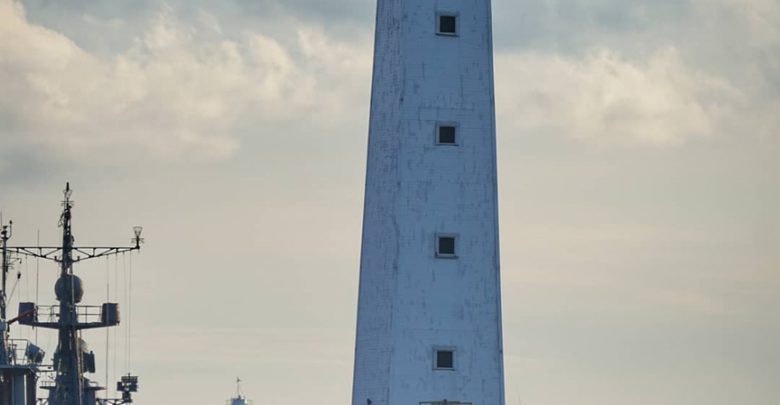 Деревянный маяк — один из символов города Кронштадта. Фото: yulkob