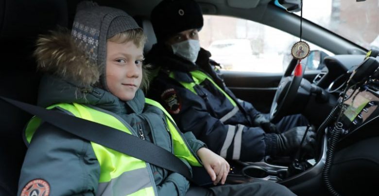 Полицейские или добрые волшебники: в Санкт-Петербурге сотрудники полиции исполнили мечту 7-летнего ребенка Новогоднее желание…