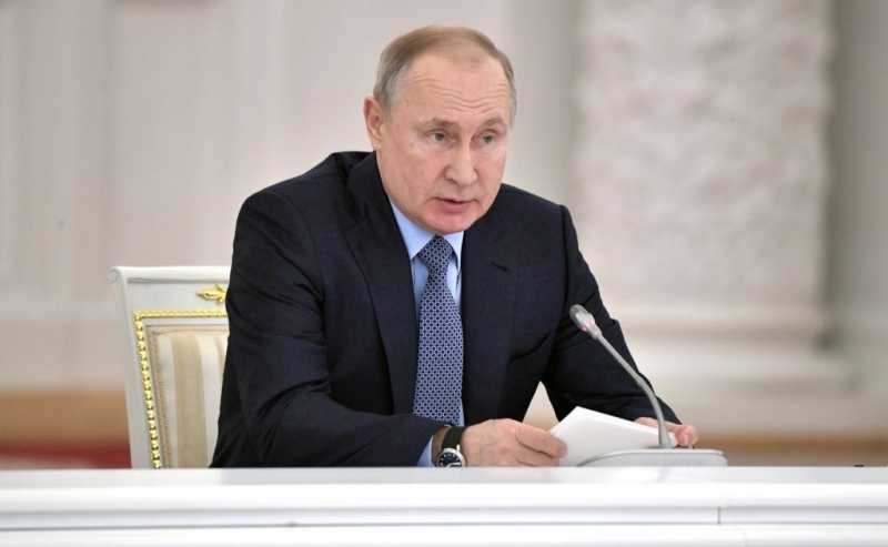 Путин объяснил рост цен на базовые продукты питания