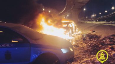 Такси с огоньком Ночью на Волхонское шоссе в в Стрельне (Новоселье) инспекторы ОБ ДПС…
