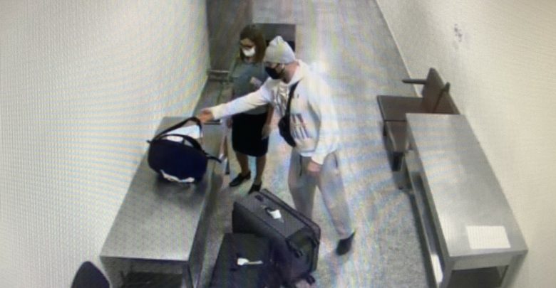У пассажира в Пулково таможенники обнаружили контрафактные сумки на 3,5 миллиона рублей Гражданин России,…