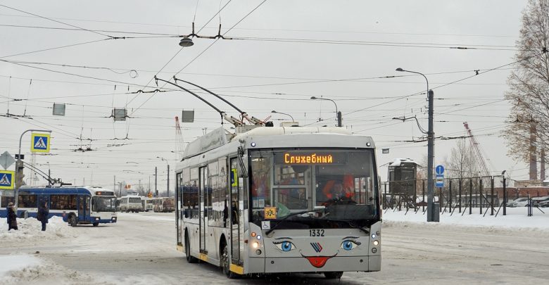 В связи с аварией на сетях коммуникаций с 23:00 до окончания работ снято движение…