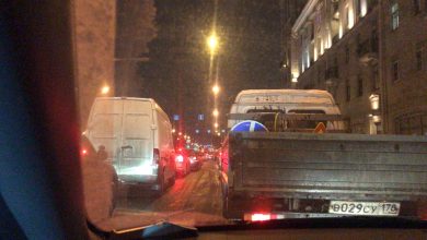 Пробка на проспекте Стачек в обе стороны на перекрёстке с Трефолева. Несколько трамваев перекрыли…