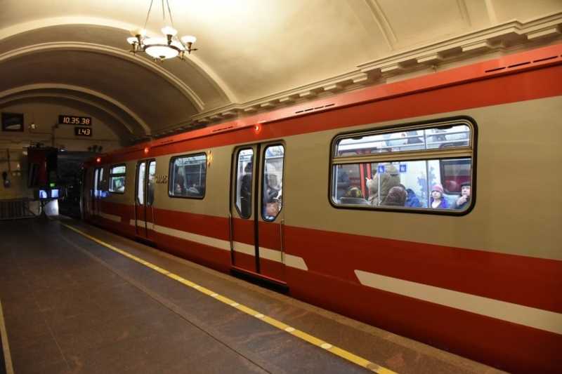 Трое москвичей объявлены в розыск за угрозу взорвать метро Петербурга