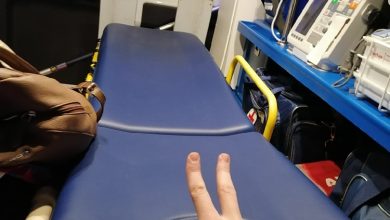Парень из Янино, сломавший ногу при попытке сесть в автобус, хочет наказать водителя Молодой…