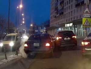 В столкнулись двое на выезде со Славы на Белградскую в сторону центра у дома…